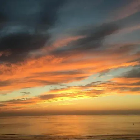 Cozy Near The 오스텐드